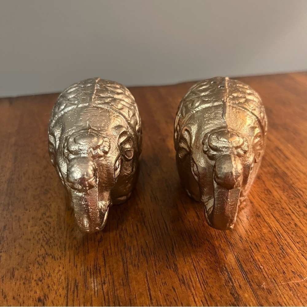 Elephant Salt and Pepper Shakers Gold Metal - Picture 2 of 11